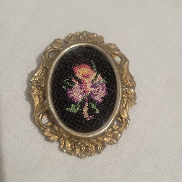 Vintage Petit Point Needlepoint Embroidered Floral Brooch Pin Flowers Black Gold - Picture 1 of 12